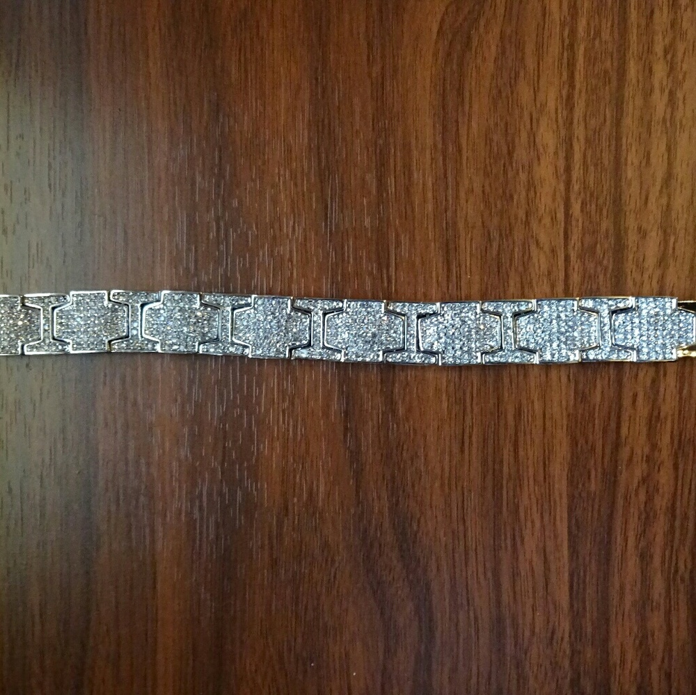 Icy diamond bracelet